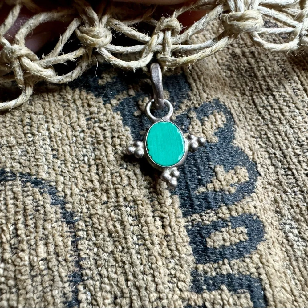 1990’s Macrame necklace with Malachite and silver pendant. - Picture 9 of 13